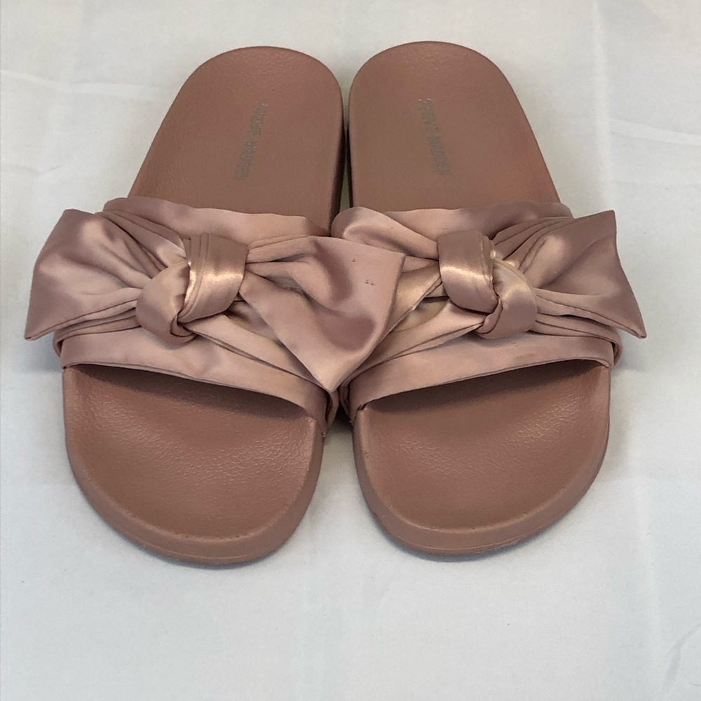 Steve Madden Pink Bow Slip On Sandals size: 8